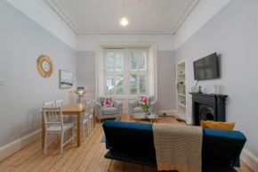 Pass The Keys Main Door 3 Bed Apartment with Free Parking